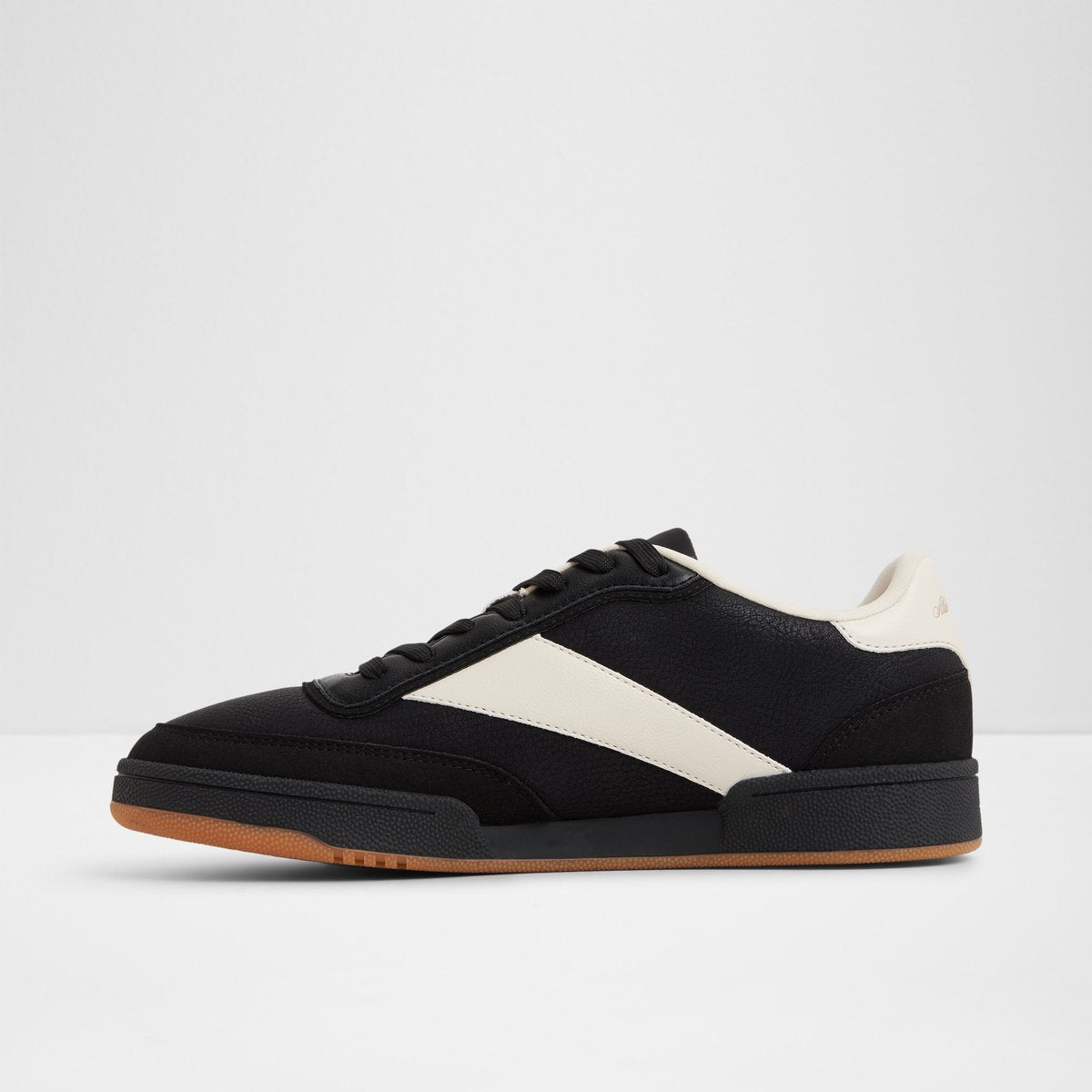 Ashwin Low-Top Sneakers