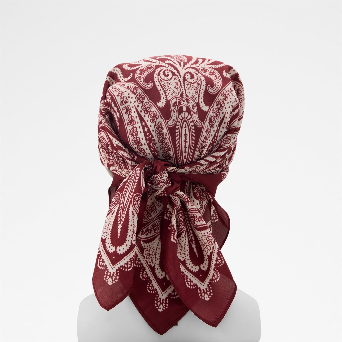 Bernadete Scarf