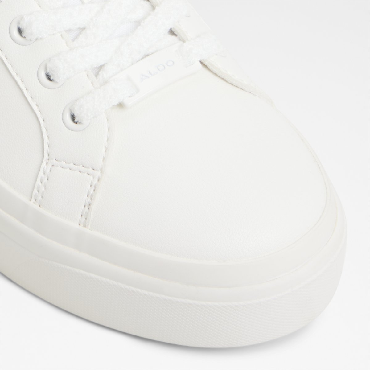 Brynlee Low-Top Sneakers