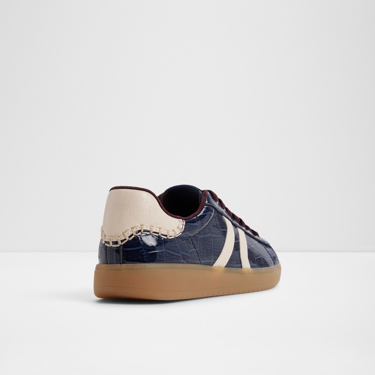 Chicsneaker2 Low-Top Sneakers