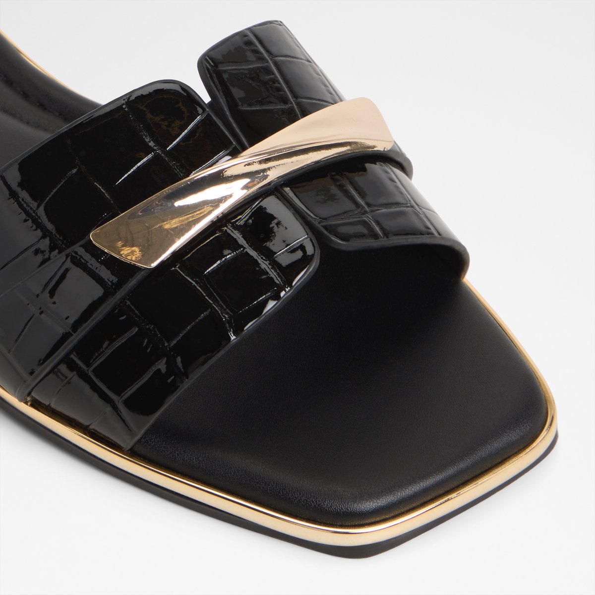 Darlina Flat Sandals
