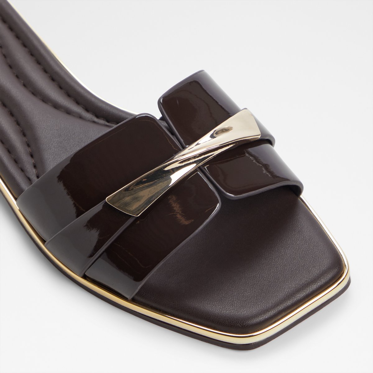 Darlina Flat Sandals