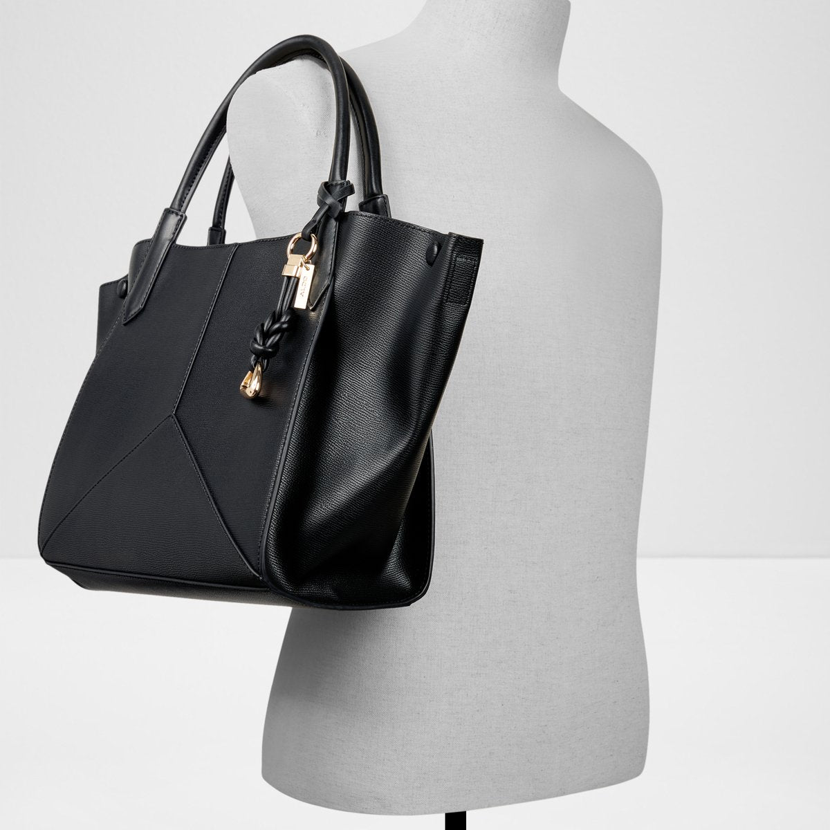 Iveyma Tote Bag