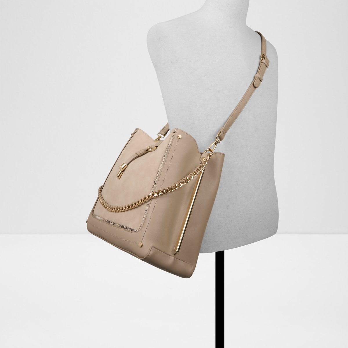 Nalayna Bucket Bag