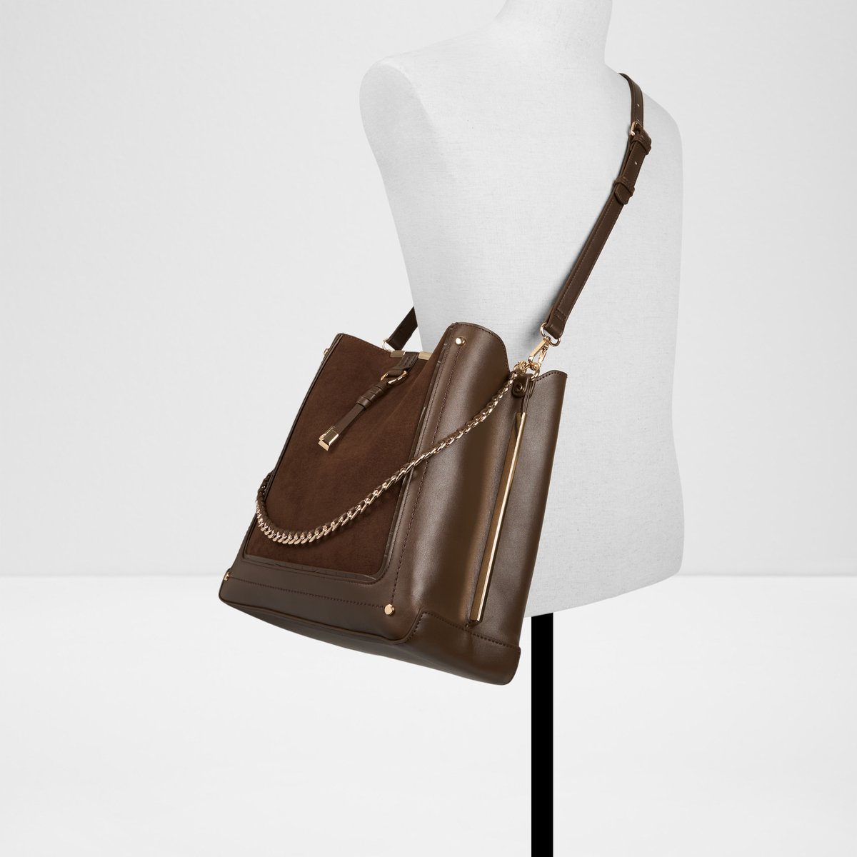 Nalayna Bucket Bag