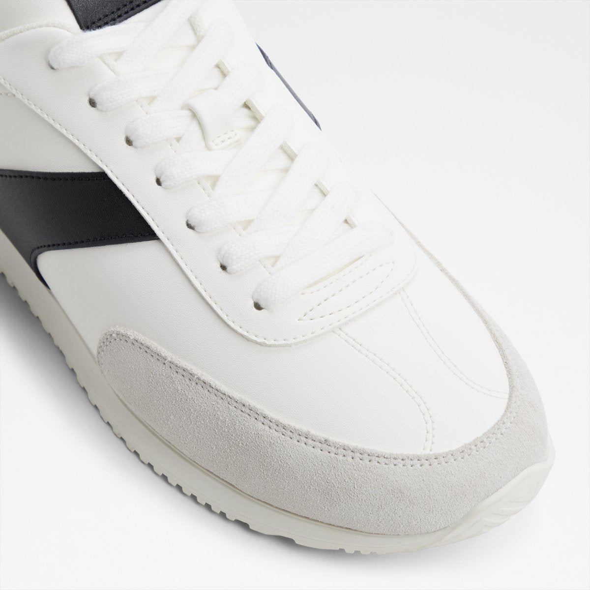 Nathaniel Low-Top Sneakers