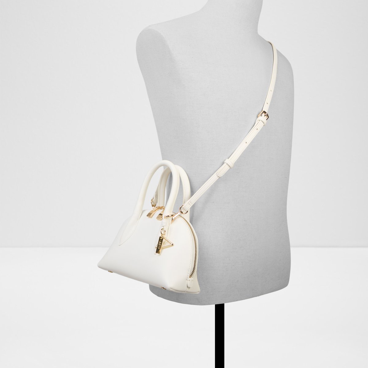 Novallie Dome Bag