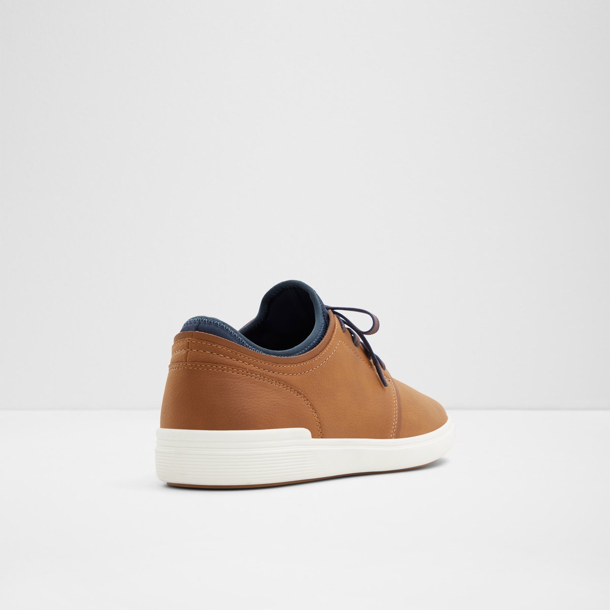 Omono Low-Top Sneakers