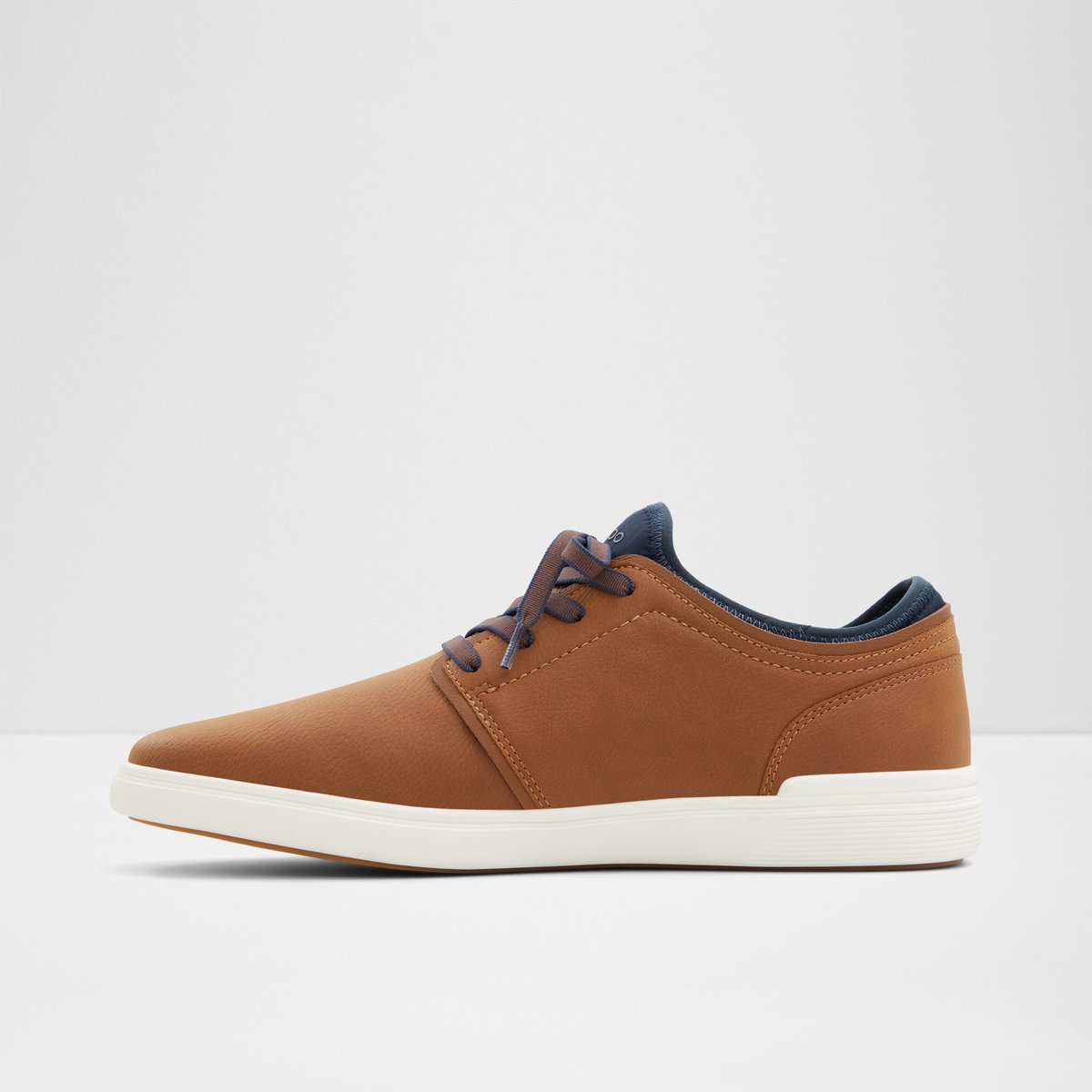 Omono Low-Top Sneakers