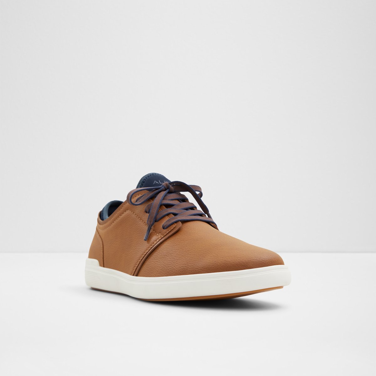 Omono Low-Top Sneakers