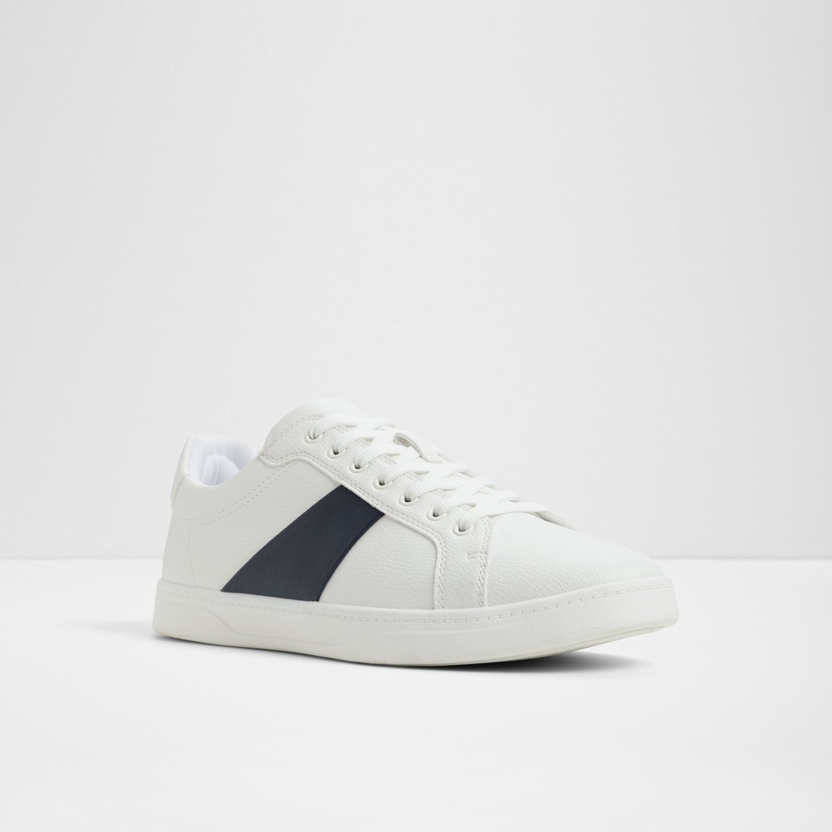 Ozzy Low-Top Sneakers