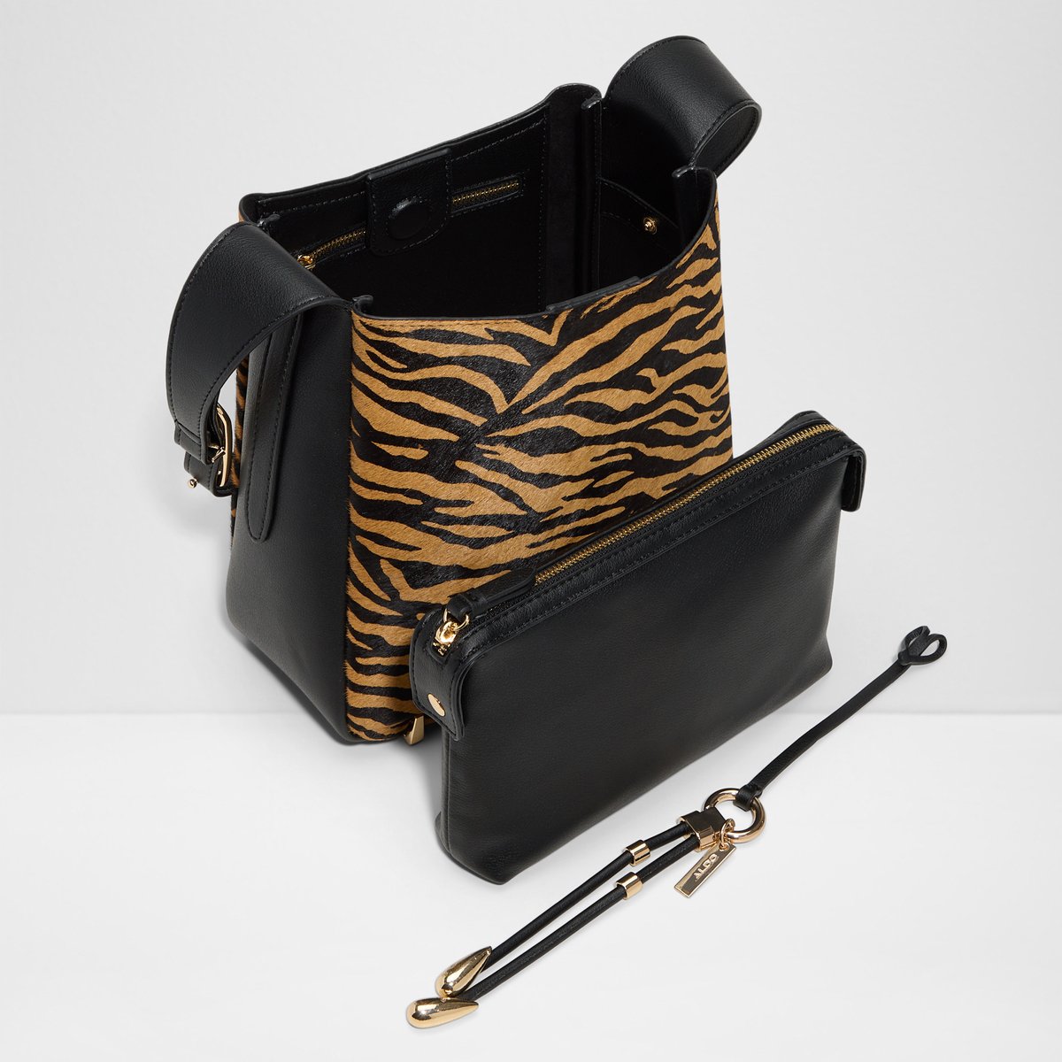 Qadode Bucket Bag