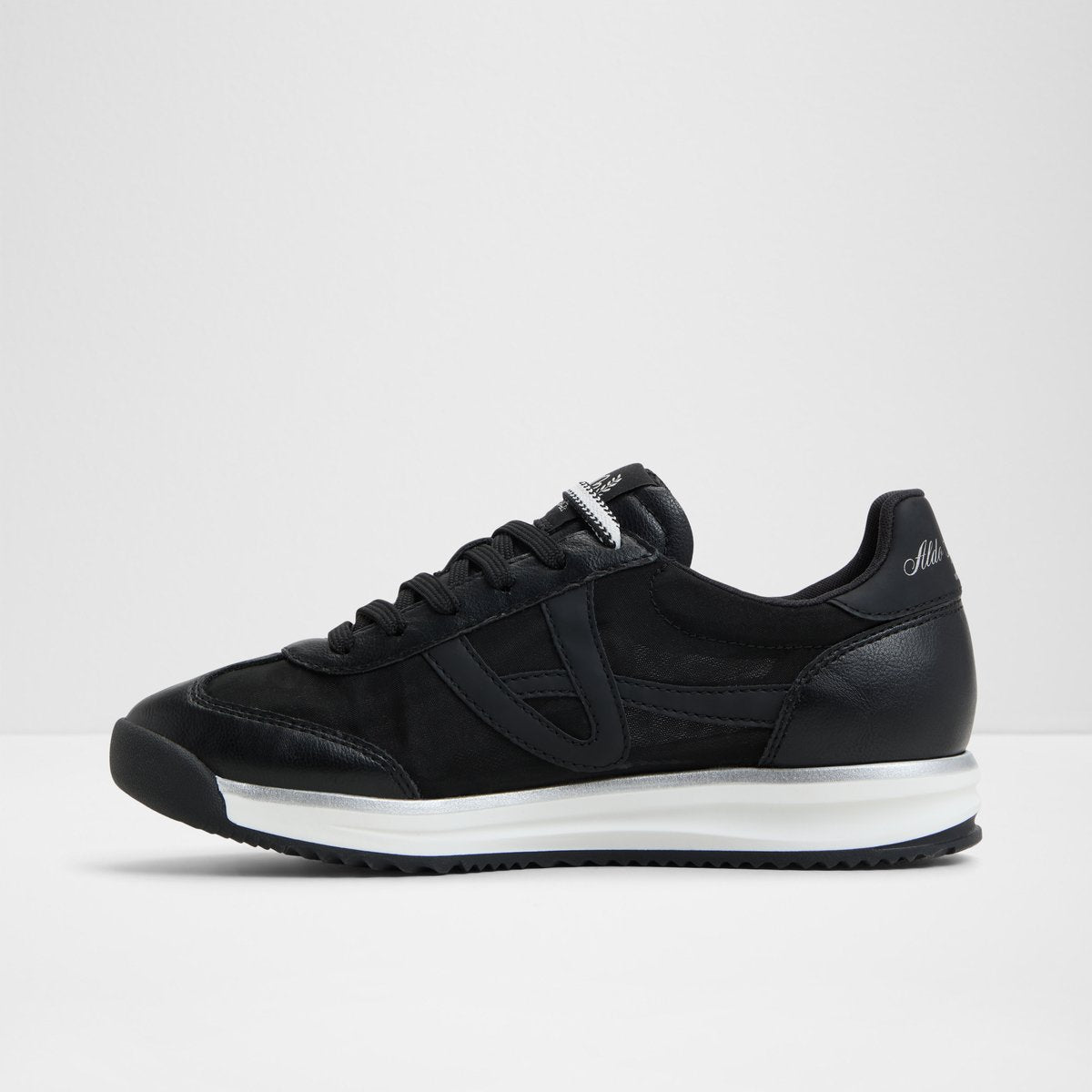 Stepcount Low-Top Sneakers