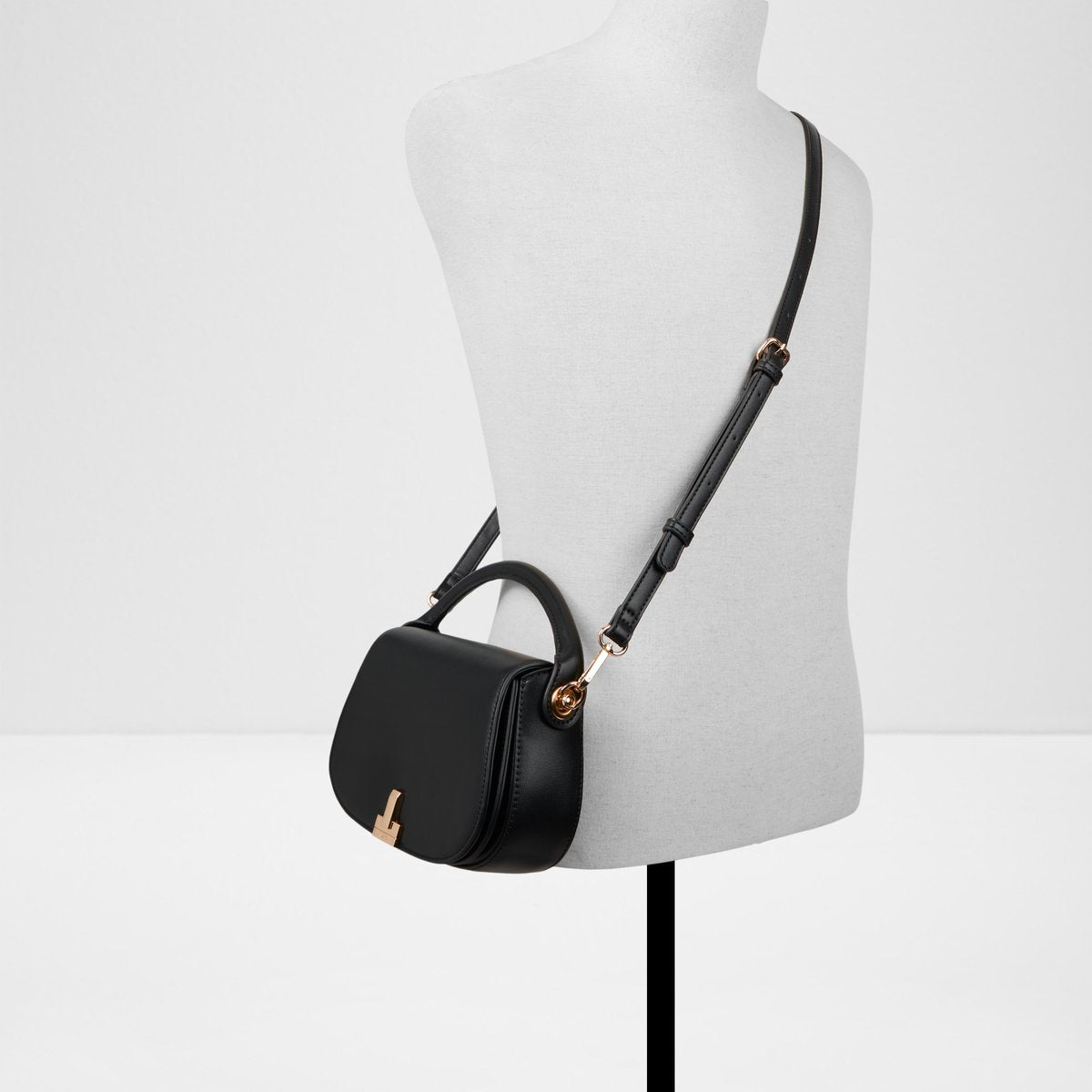 Willamae Cross Body Bag