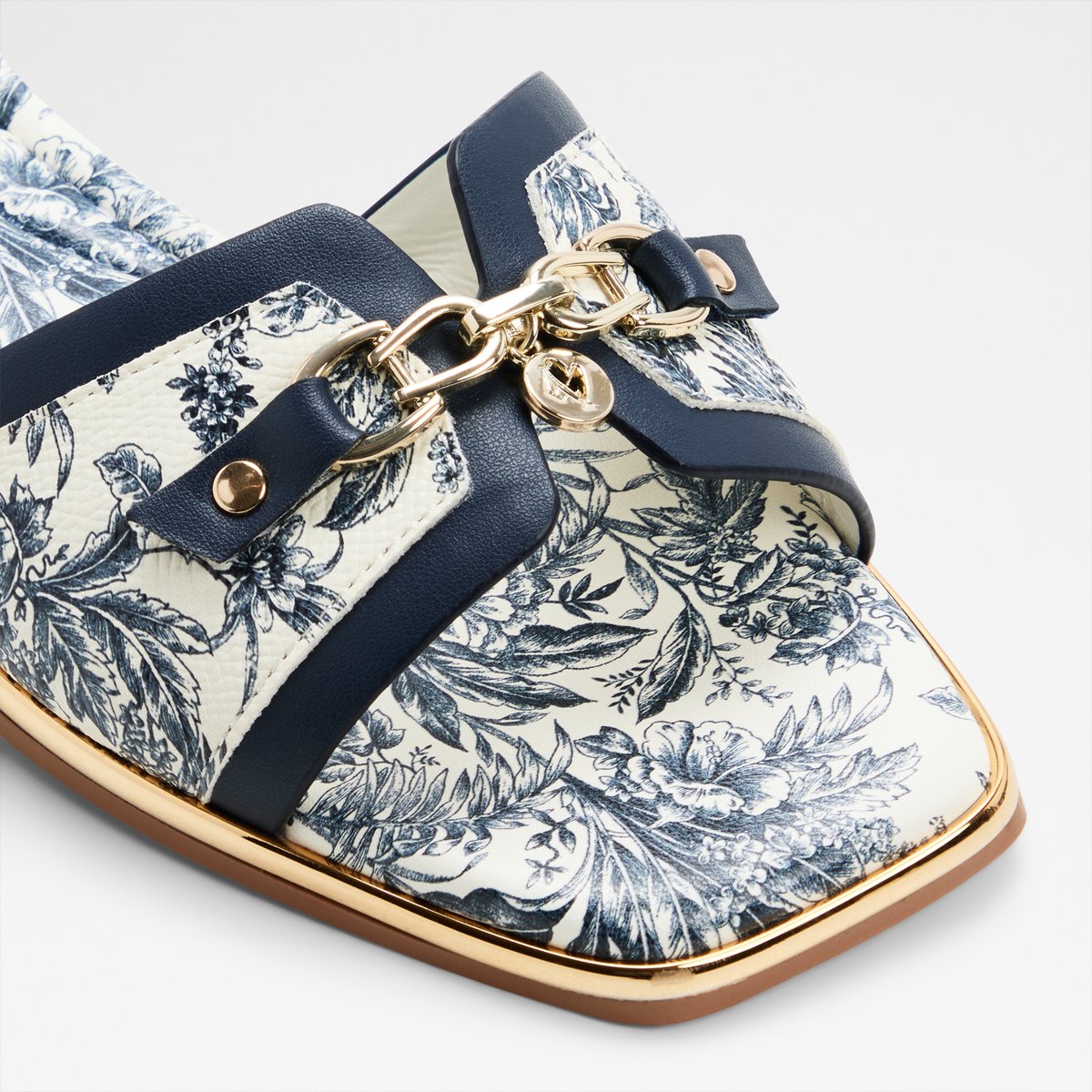 Alamassi Slide Sandals