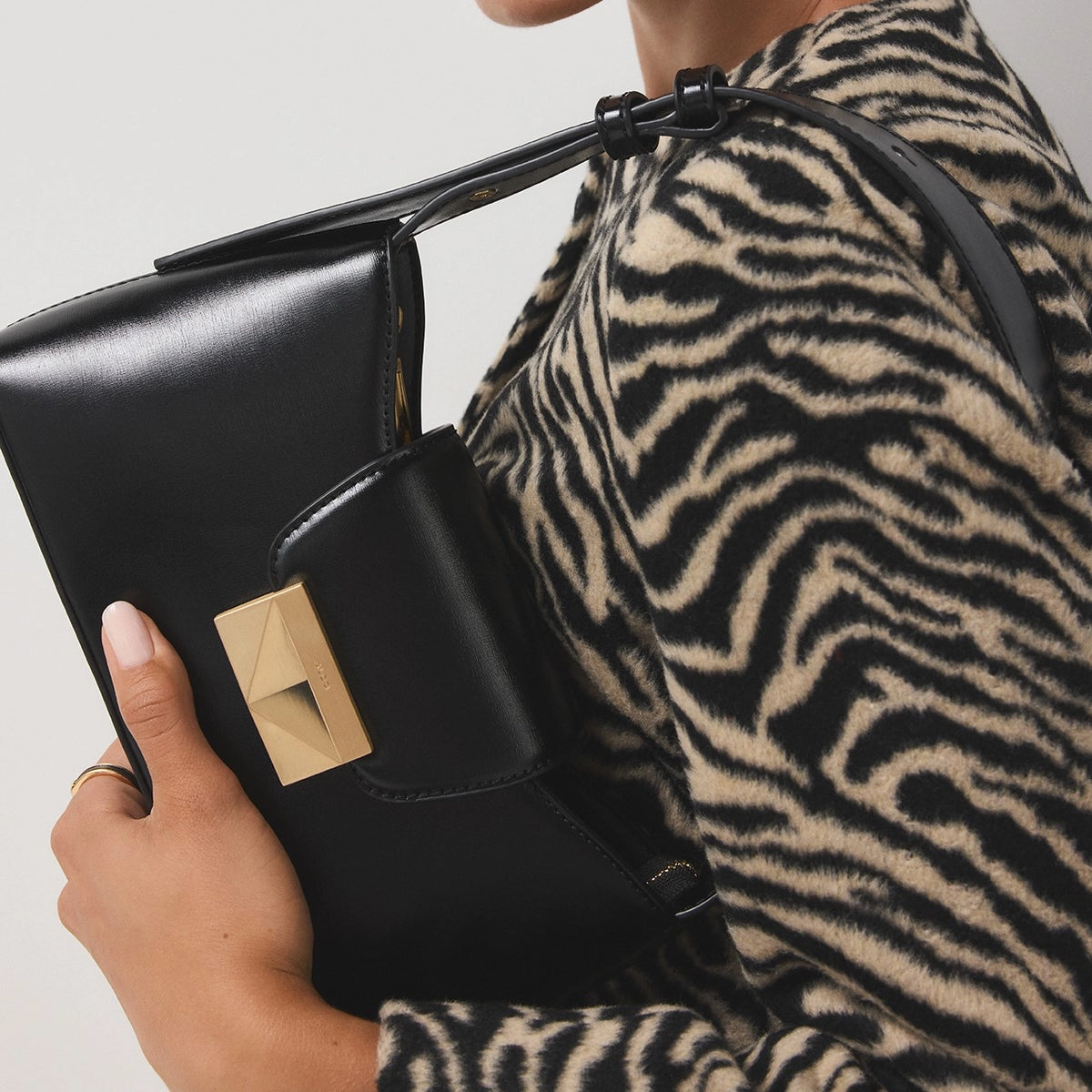 Itshoulder Shoulder Bag