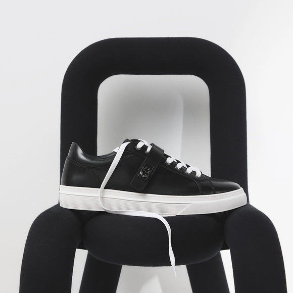 Iann Low-Top Sneakers