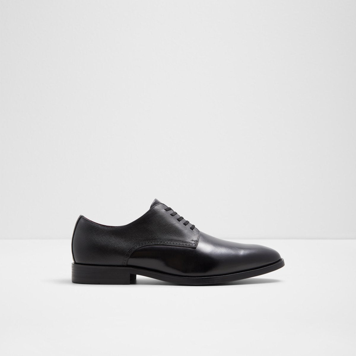 Amares Lace-Up Shoes