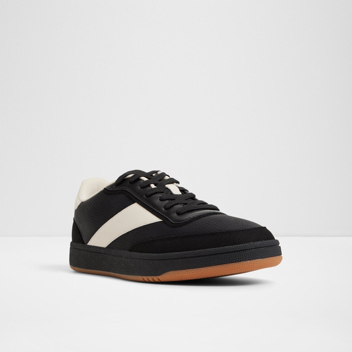 Ashwin Low-Top Sneakers