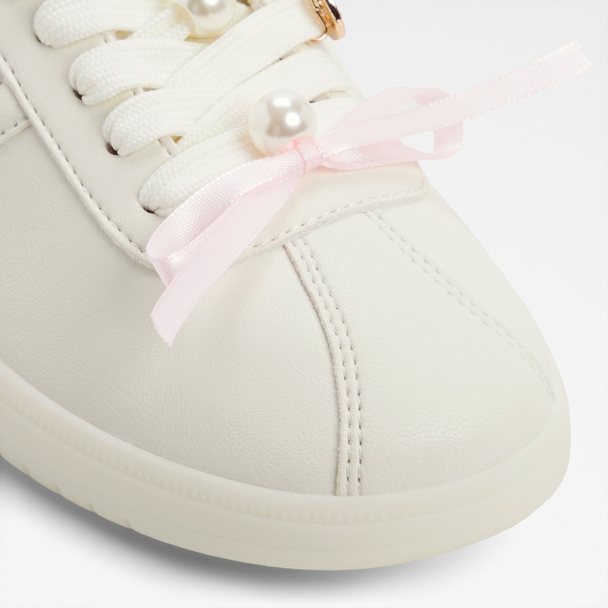 Auremi Low-Top Sneakers