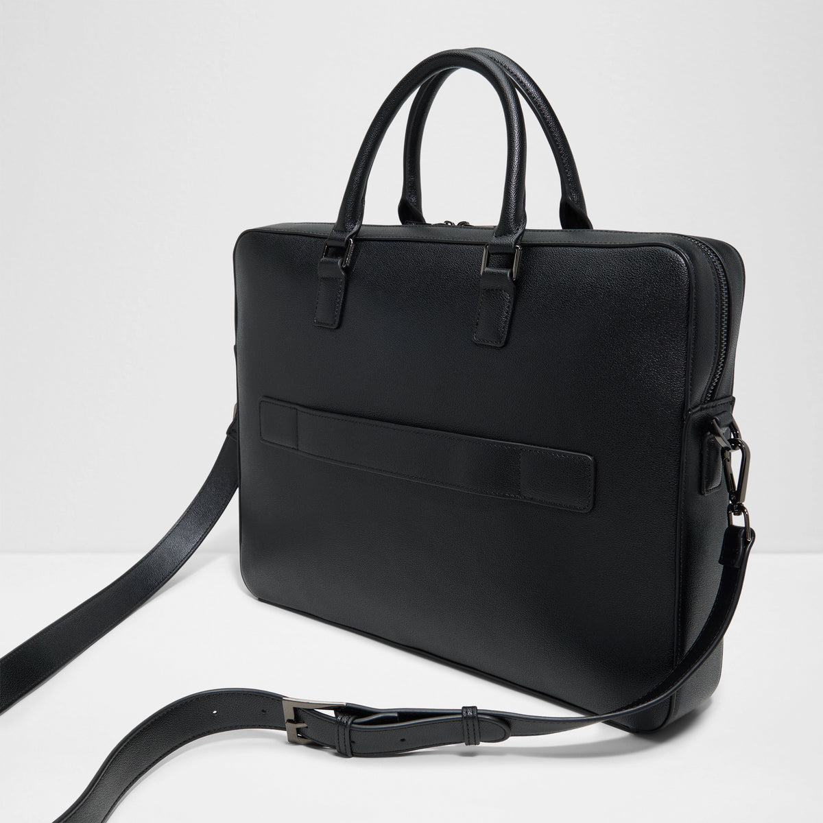 Bradleey Messenger Bag