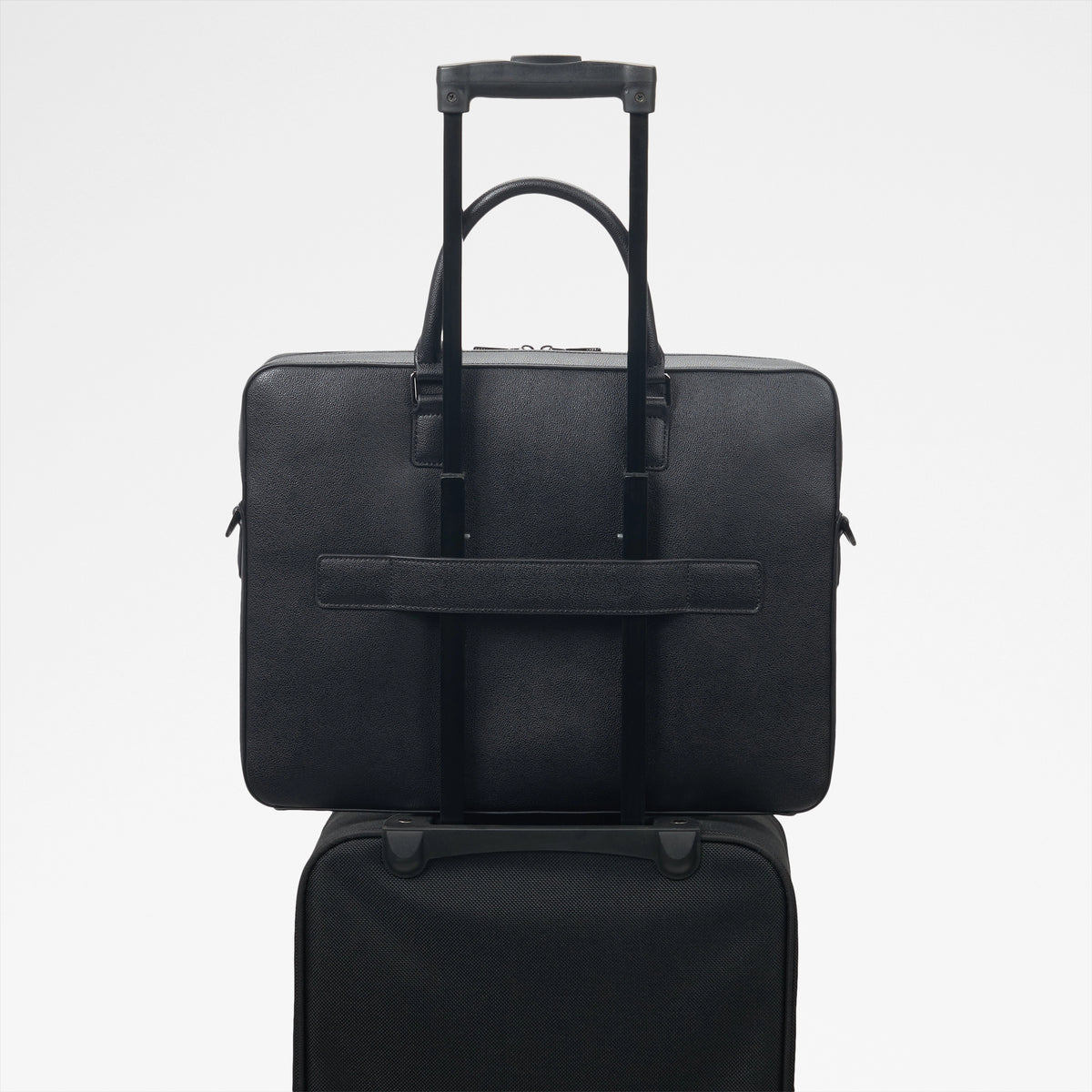 Bradleey Messenger Bag