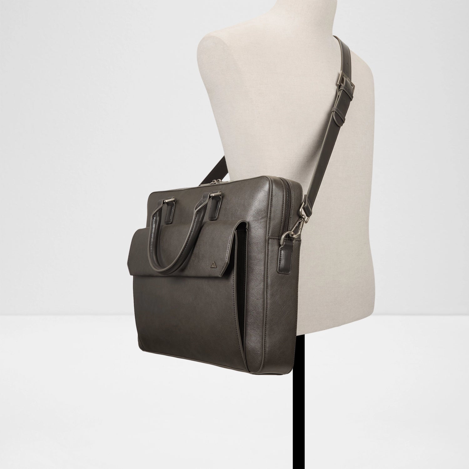 Bradleey Messenger Bag