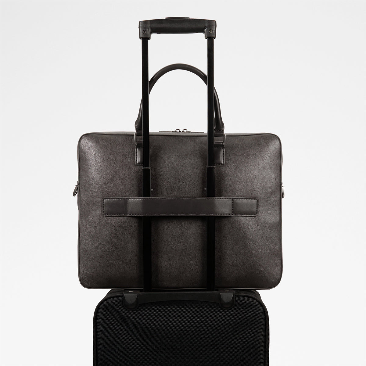 Bradleey Messenger Bag