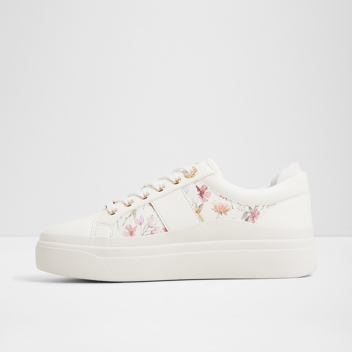 Brynlee Low-Top Sneakers