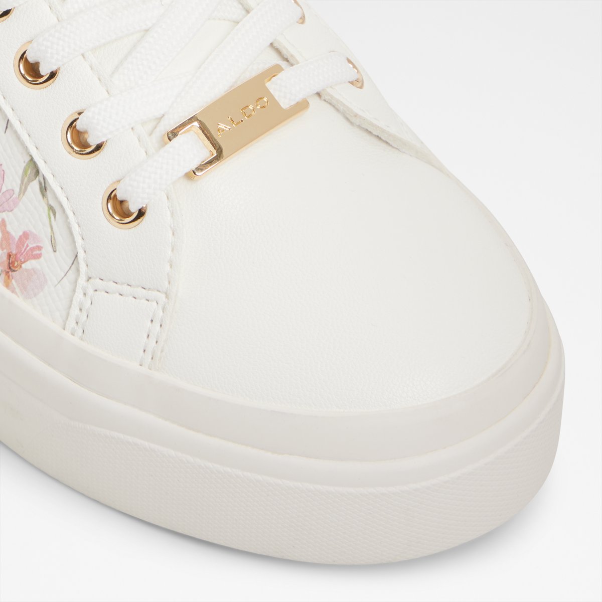 Brynlee Low-Top Sneakers