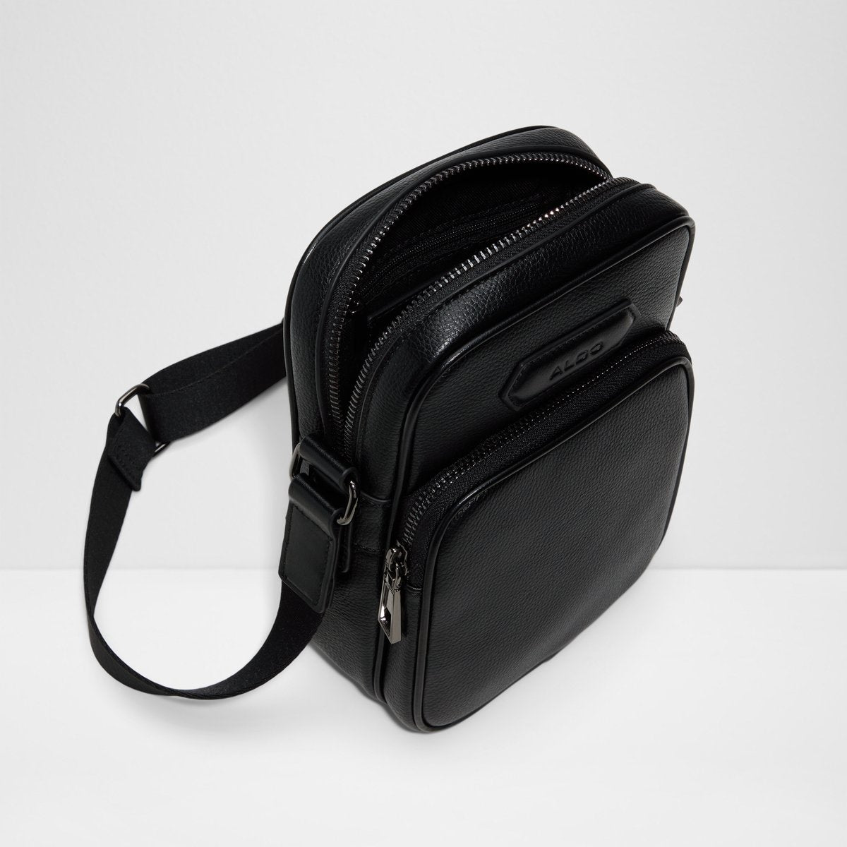 Caekath Cross Body Bag