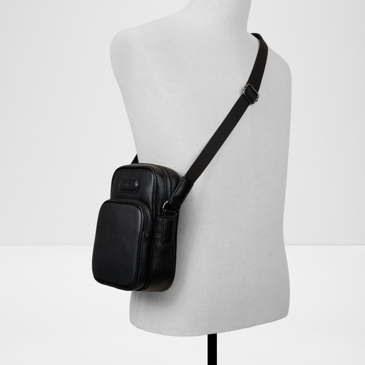 Caekath Cross Body Bag
