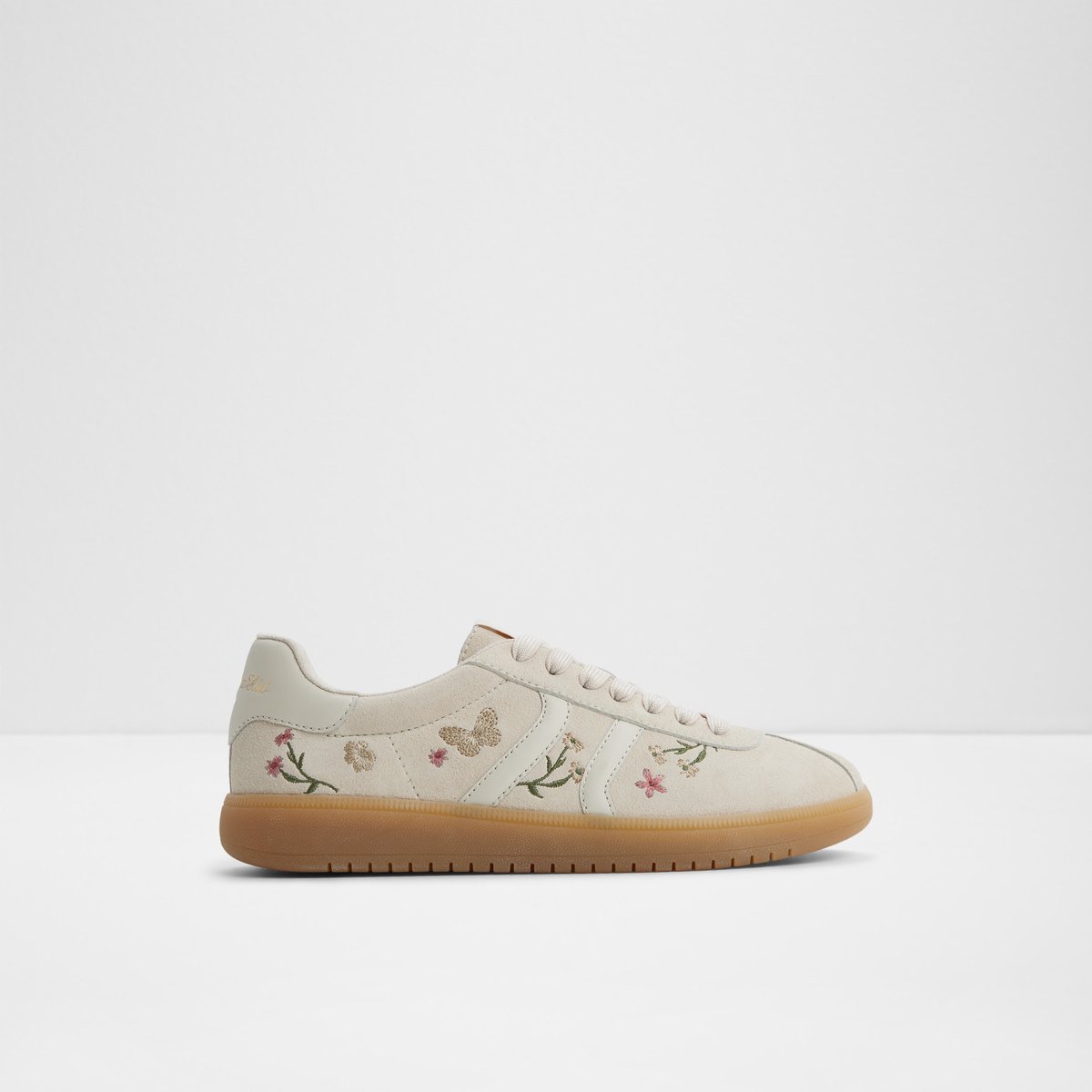 Chicsneaker Low-Top Sneakers