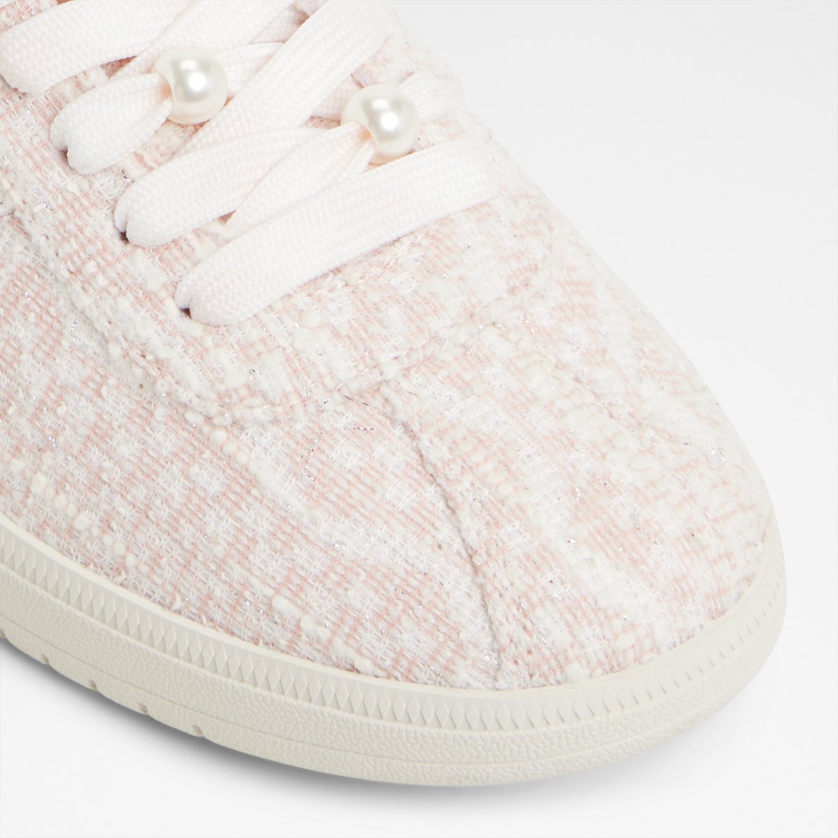 Chicsneaker Low-Top Sneakers