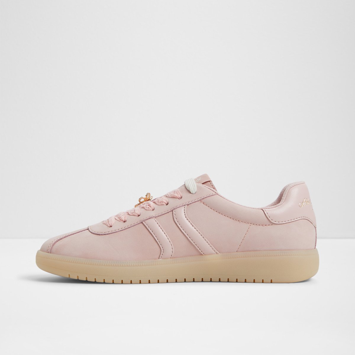 Chicsneaker Low-Top Sneakers