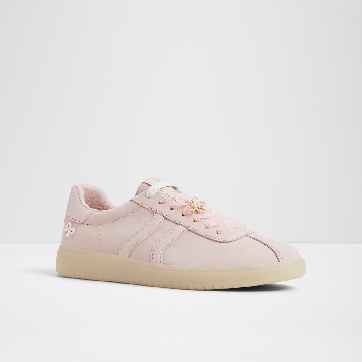 Chicsneaker Low-Top Sneakers