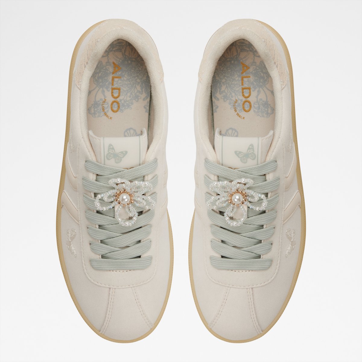 Chicsneaker Low-Top Sneakers