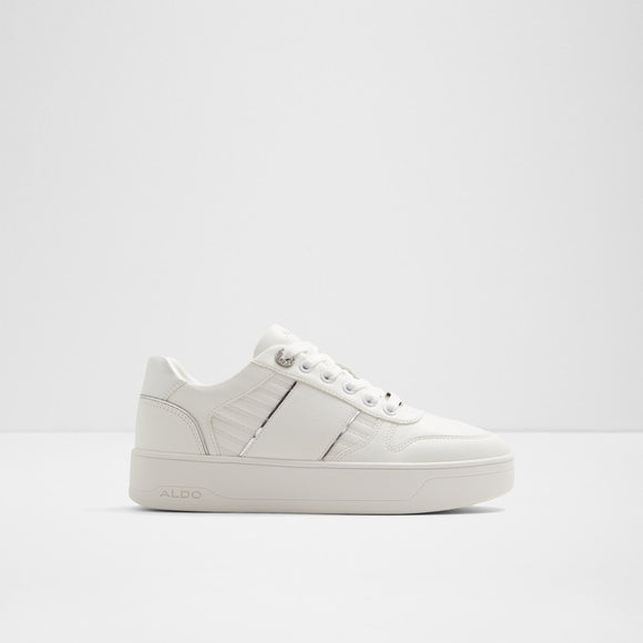 Clubhouse L Low-Top Sneakers