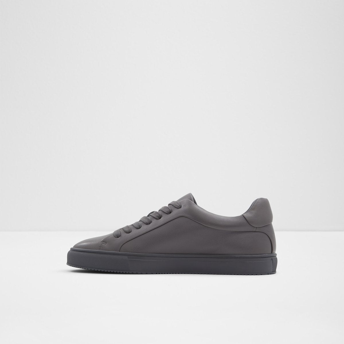 Cobi Low-Top Sneakers
