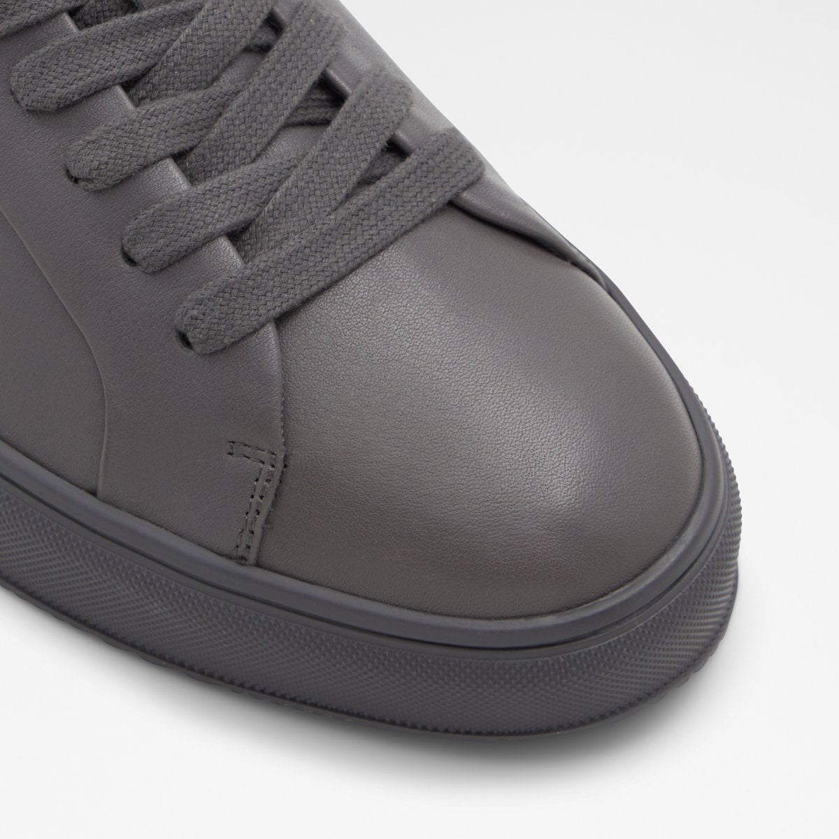 Cobi Low-Top Sneakers