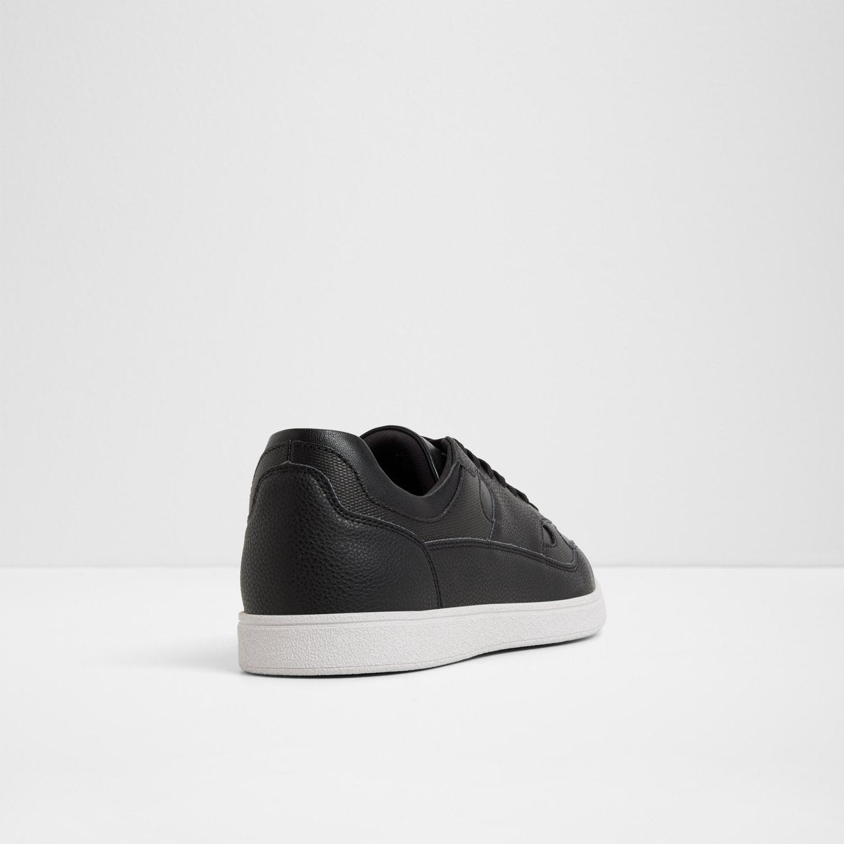 Curtis Low-Top Sneakers
