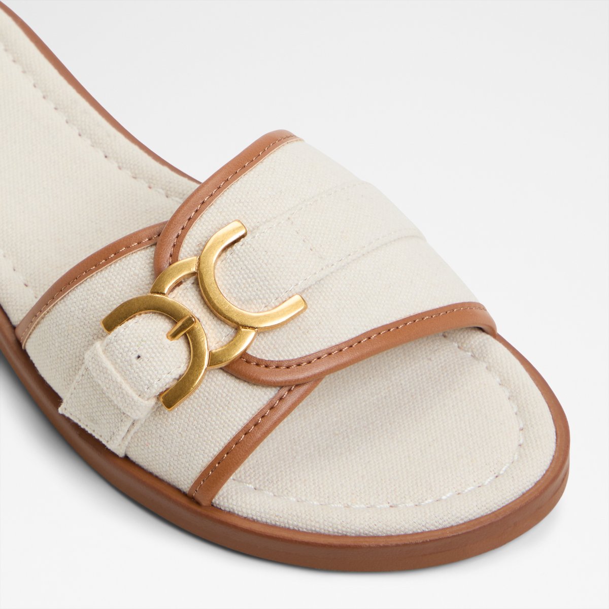 Dallaedar Slide Sandals