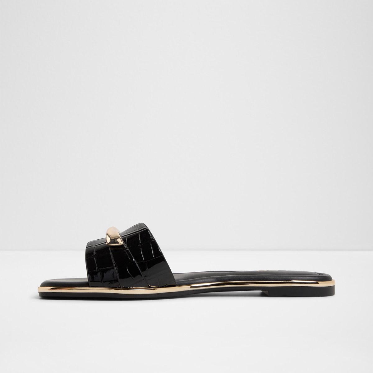 Darlina Flat Sandals
