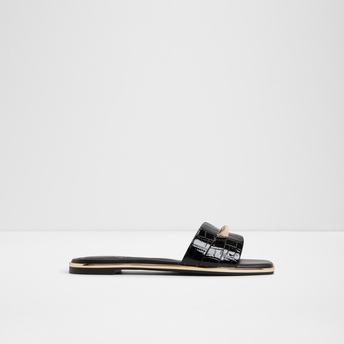 Darlina Flat Sandals