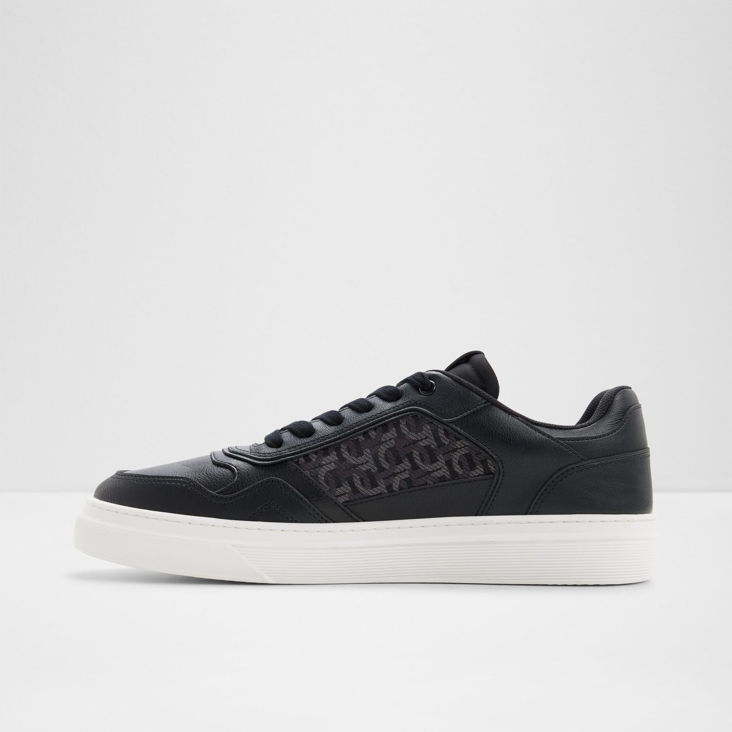 Desmond Low-Top Sneakers
