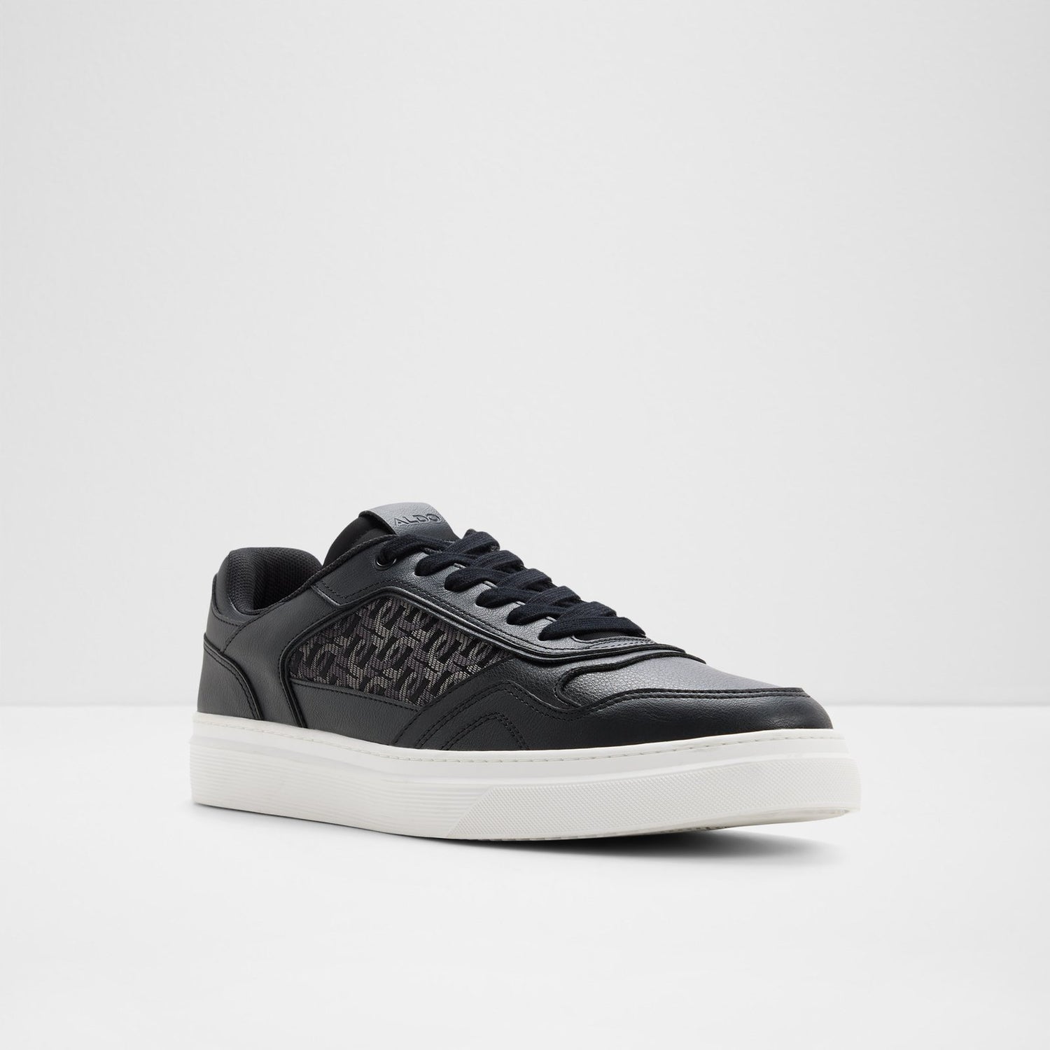 Desmond Low-Top Sneakers