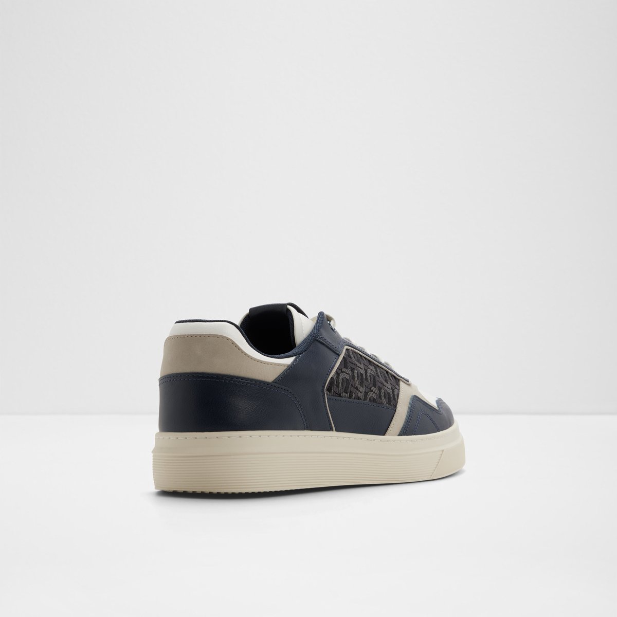 Desmond Low-Top Sneakers