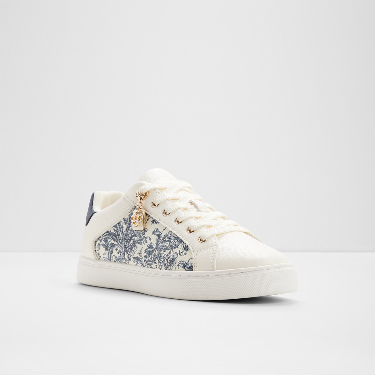 Elgata Low-Top Sneakers
