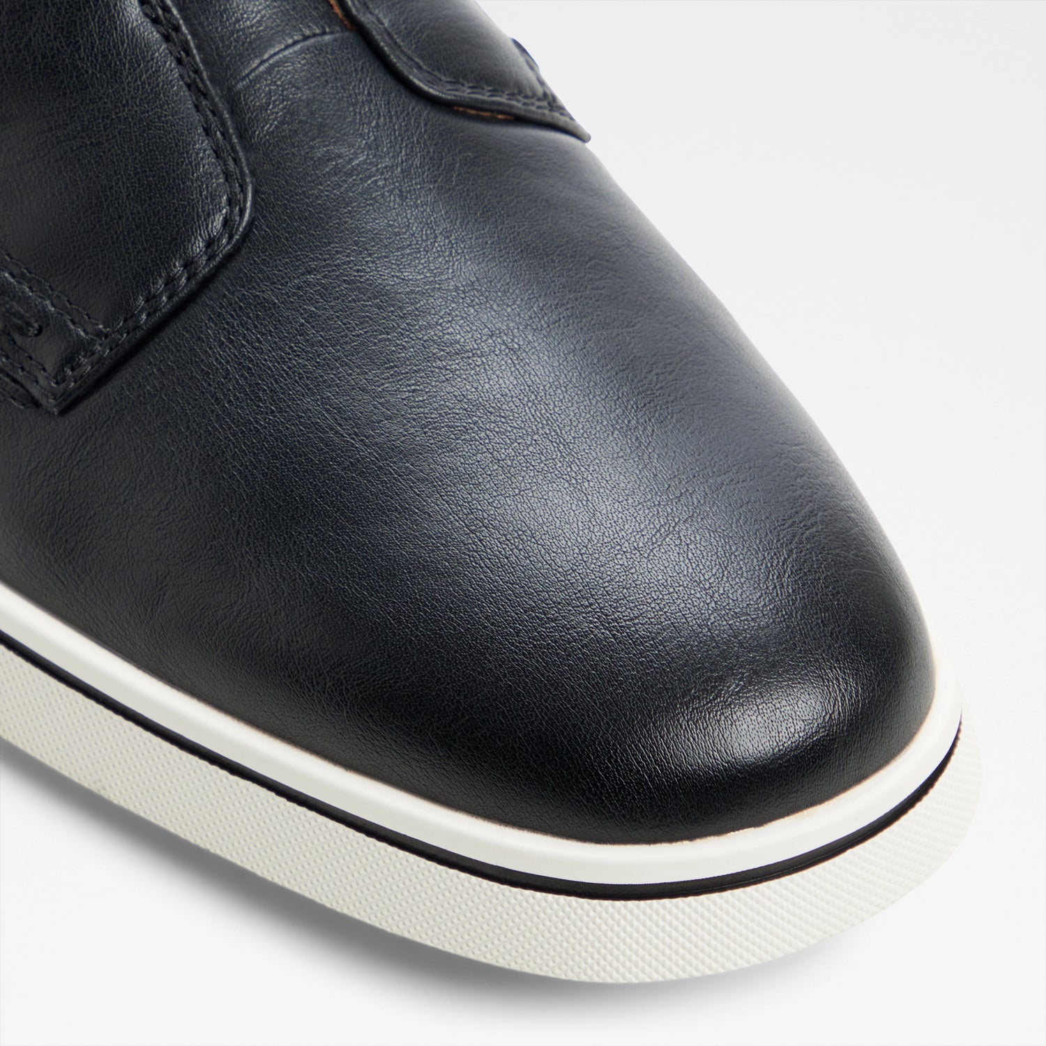 Enio Low-Top Sneakers