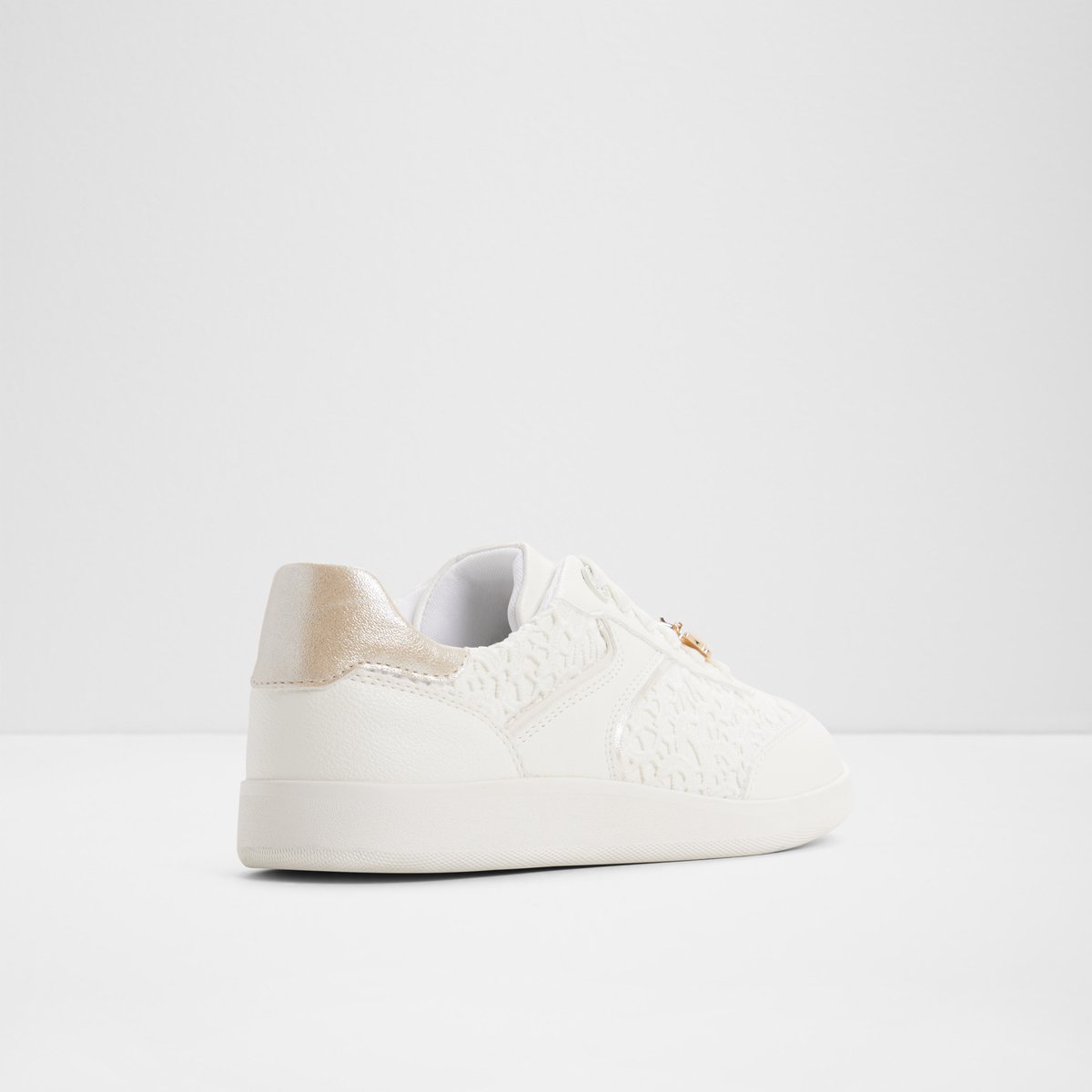 Erilg Low-Top Sneakers